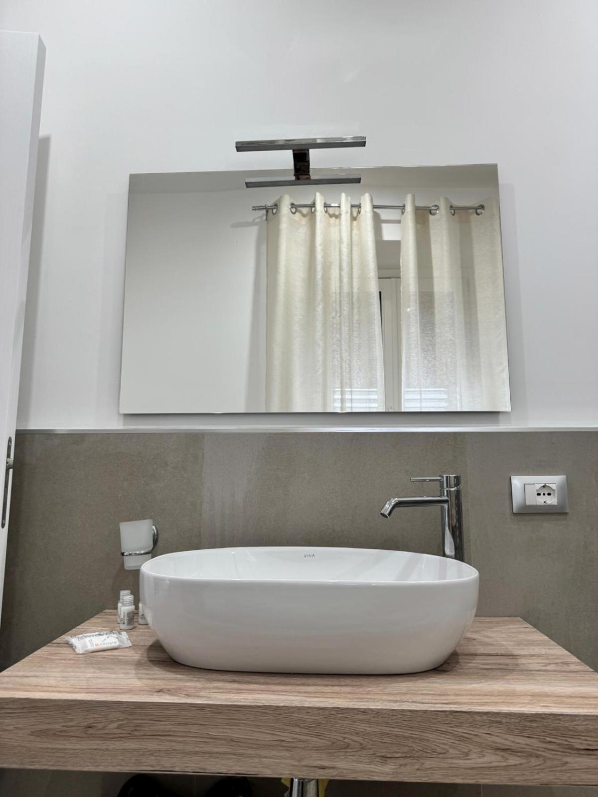 Terrasini Center Apartments الغرفة الصورة